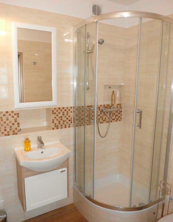Ares Apartments Przemysl Ngoại thất bức ảnh